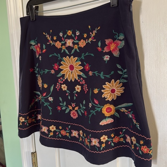 Miami Navy Blue Floral Embroidered Mini Skirt Chic Boho 70s Vibe Size Large - Picture 2 of 6